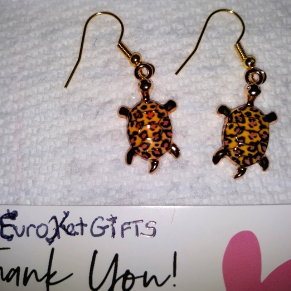 CASUAL SeaTurtle Dangle Earrings Pierced Nautical Beach Vacation Colorful NEW